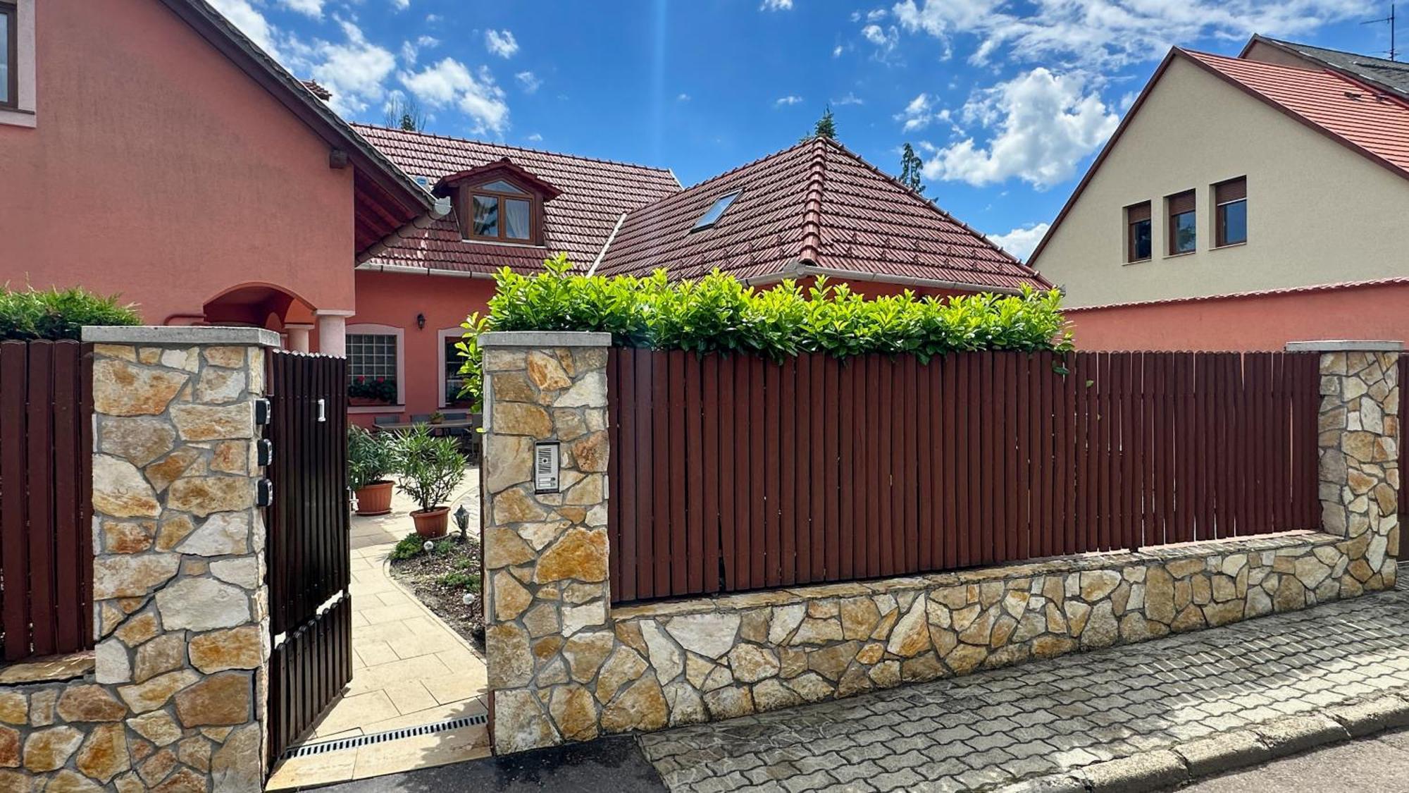 Honfoglalas Vendeghaz Erlau Exterior foto
